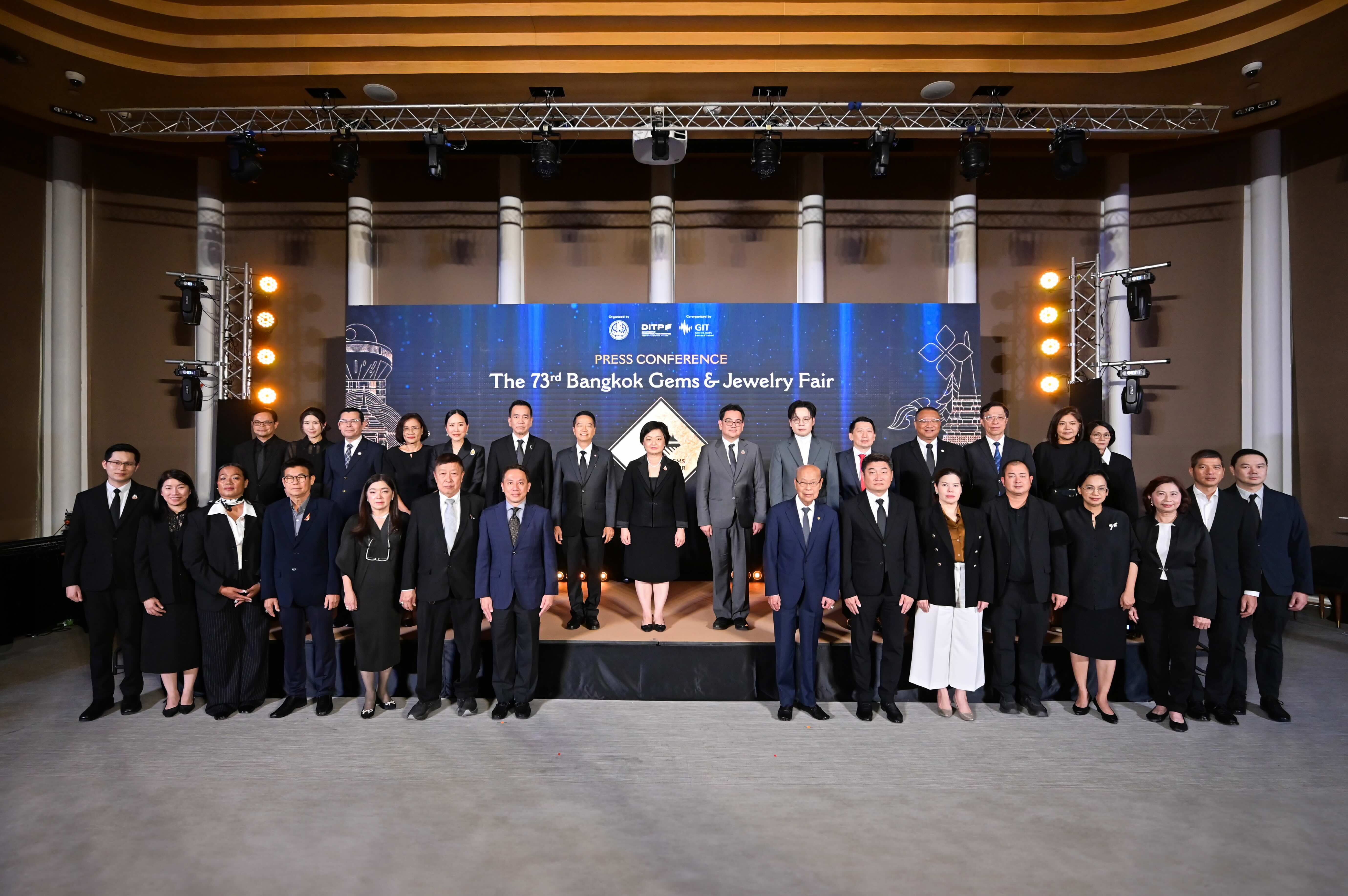 “พาณิชย์” ปลื้ม “บางกอกเจมส์” โตสวนกระแส เตรียมจัดงานครั้งที่ 73 อย่างยิ่งใหญ่